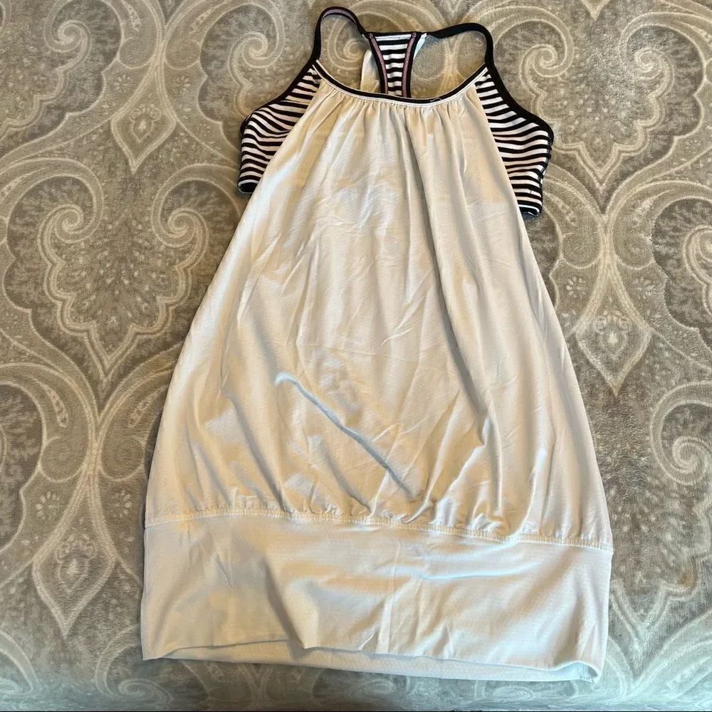Lululemonโflowโtankย topโ
